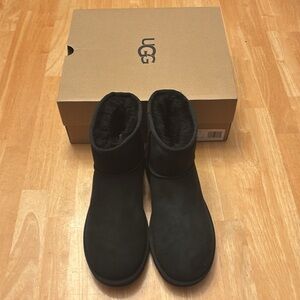 UGG W Classic Mini II Womens Black sz 10